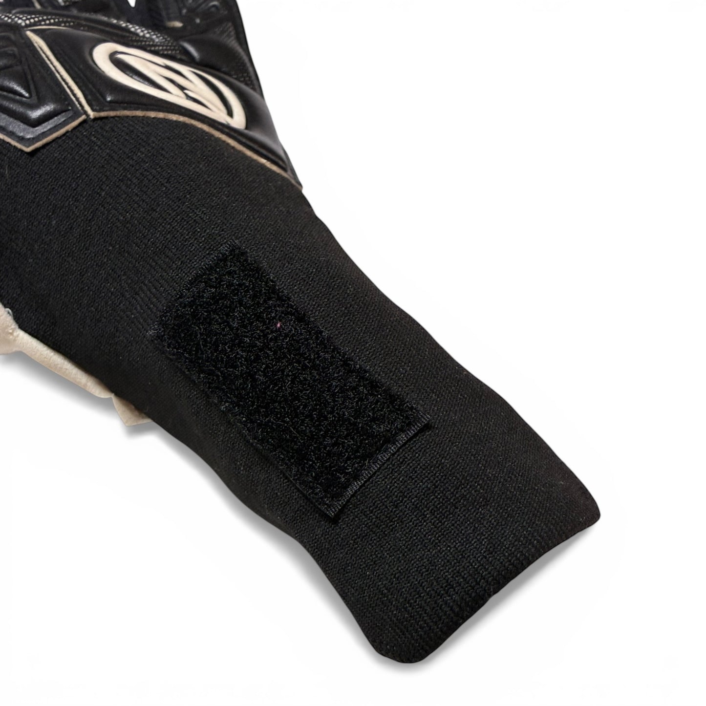 Fugazia 2.0 Flyknit Black & White – Guantes de Arquero Profesionales