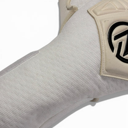Fugazia 2.0 Flyknit White – Guantes de Arquero Profesionales
